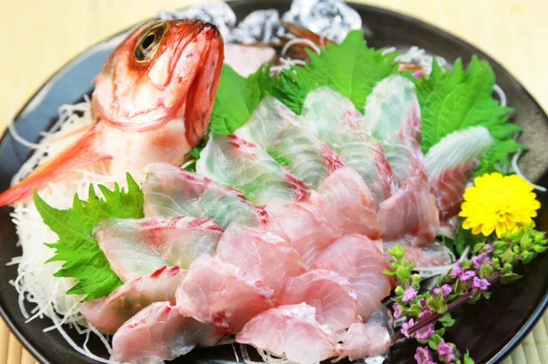 ダイエット中に刺身はOK？栄養と選び方